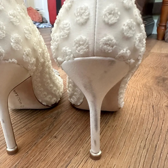 Manolo Blahnik Hangisi Cream Textured Polka Dot Crystal Wedding Heels - Picture 8 of 11